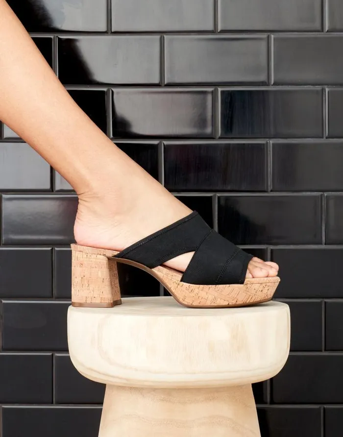Aerosoles Comfortable Women039s Elastic Slide Platform Sandal In Black Elastic Combo Elastic Fabric Black Elastic Combo Women Platforms