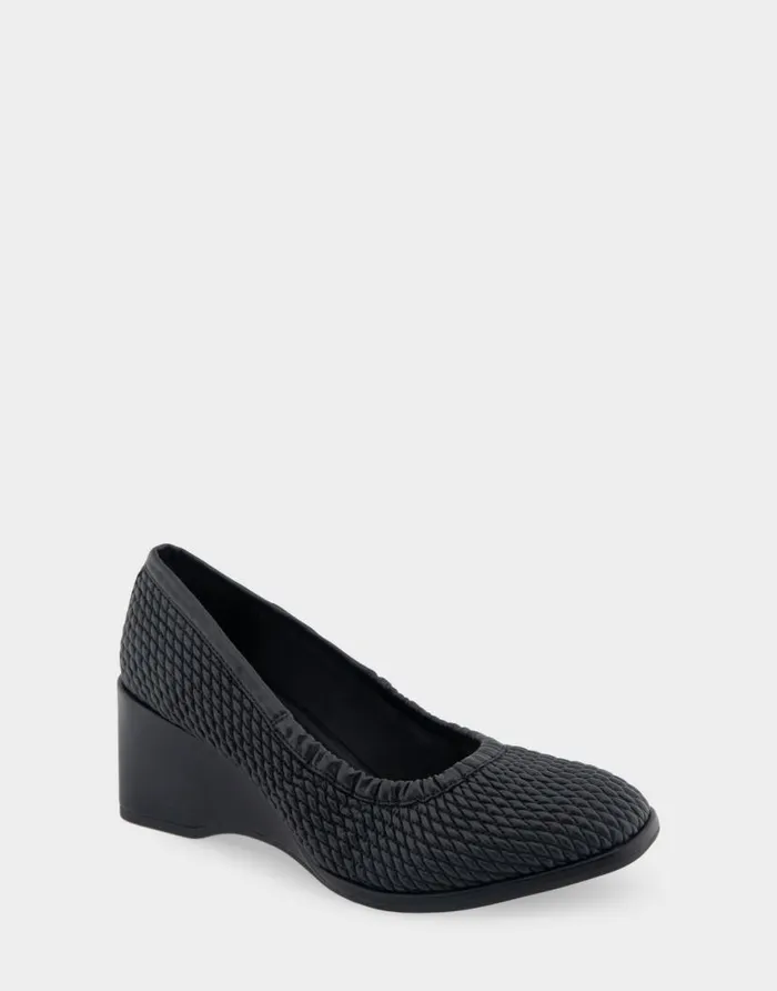 Aerosoles Comfortable Women039s Wedge Pump In Black Faux Leather Black Quilted Faux Leather Women Wedges
