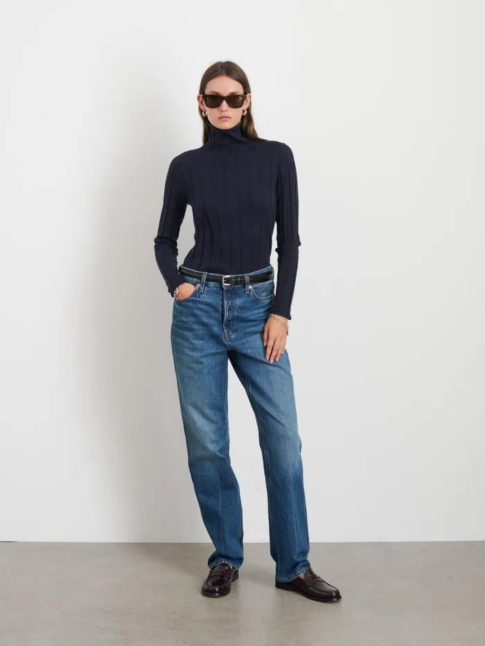 Alex Mill Sweaters Women Ellie Ribbed Turtleneck In Cotton Cashmere Navy