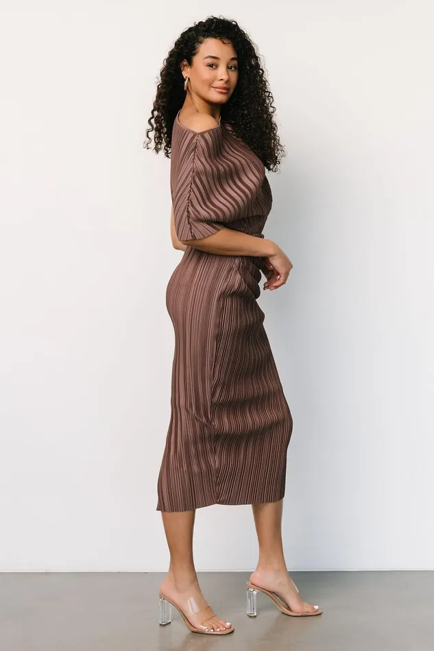 Baltic Born Midi Dresses Women Winslow Pleated Midi Dress Mink Baltic Born Midi Dresses Women Winslow Pleated Midi Dress Mink