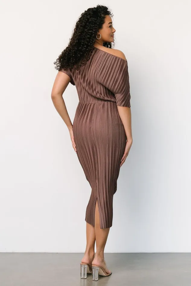 Baltic Born Midi Dresses Women Winslow Pleated Midi Dress Mink Baltic Born Midi Dresses Women Winslow Pleated Midi Dress Mink