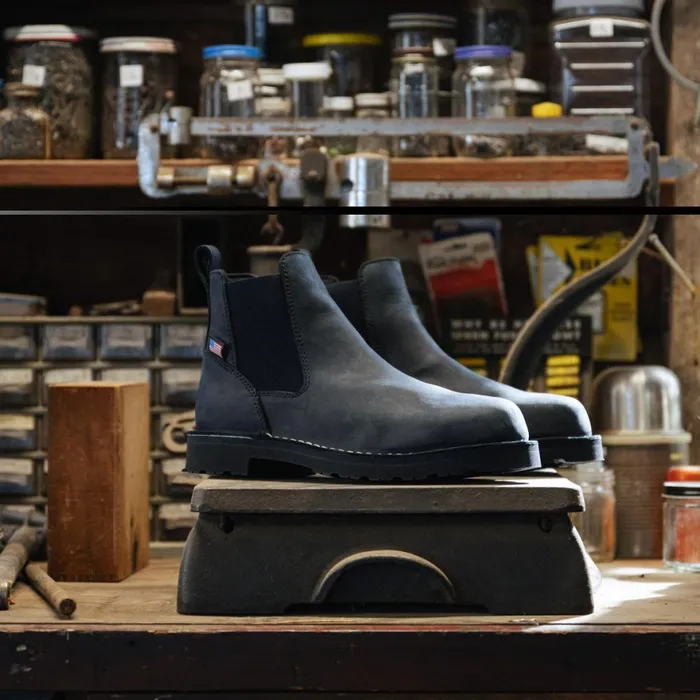 Bull Run Chelsea 6quot Black Men Danner SlipOns and Wellingtons