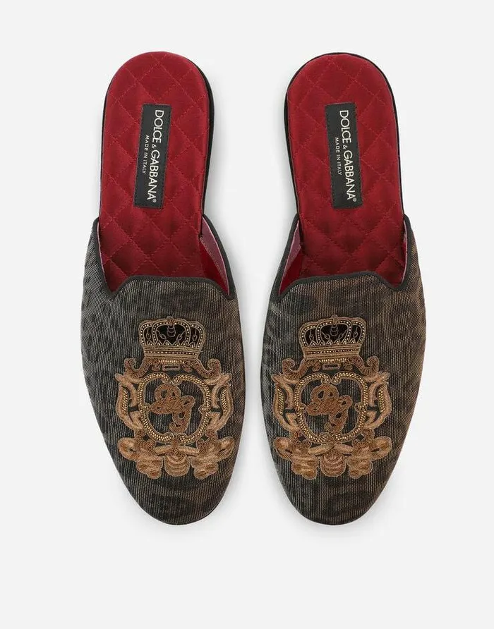 Dolce and Gabbana Loafers And Moccasins Men Slippers With Coat Of Arms Patch Bordeaux Dolce and Gabbana Loafers And Moccasins Men Slippers With Coat Of Arms Patch Bordeaux