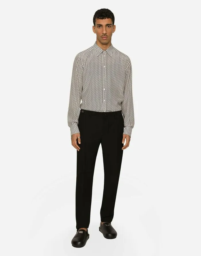 Dolce and Gabbana Trousers And Shorts Men Technical Fabric Pants With Metal DG Logo Black Dolce and Gabbana Trousers And Shorts Men Technical Fabric Pants With Metal DG Logo Black