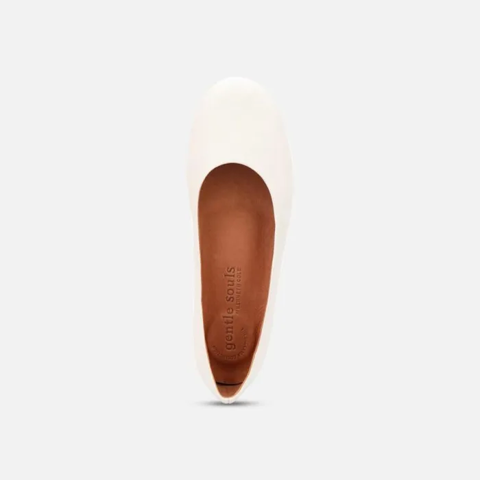 Eugene Travel Ballet Flat White Women Kenneth Cole Flats