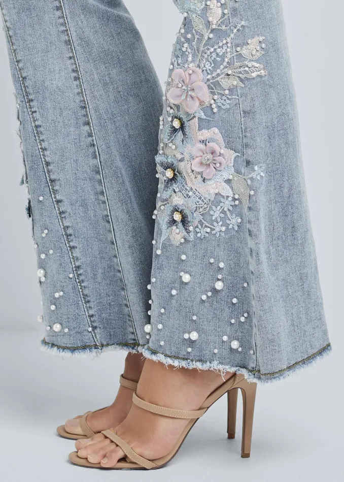 FLORAL APPLIQUE WIDE LEG JEANS Light Wash Women VENUS Novelty Jeans