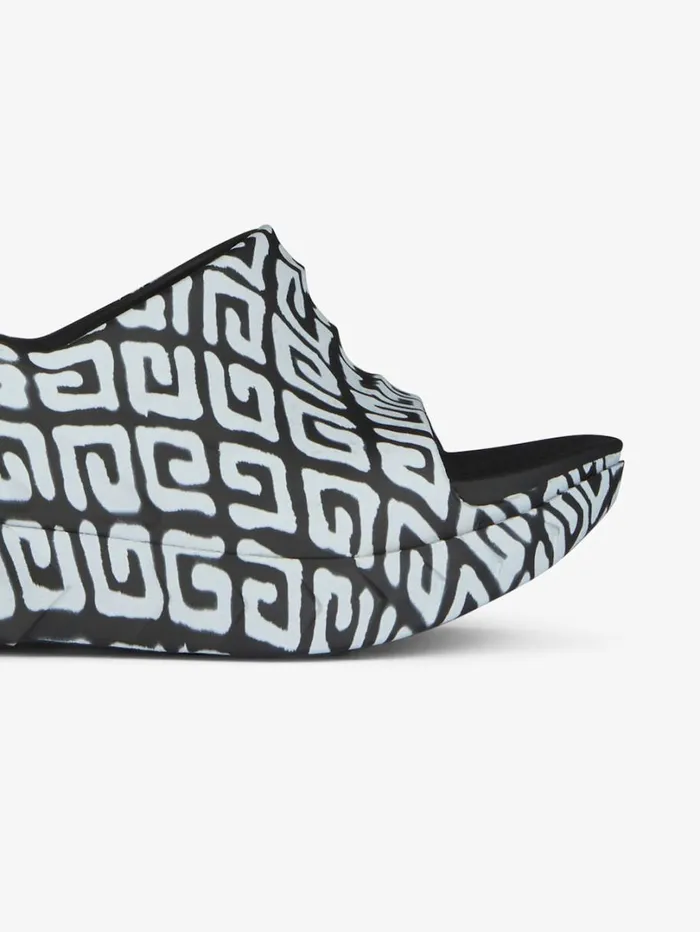 Givenchy Marshmallow Sandals In Rubber With Tag Effect 4G Print Blackwhite Women Slides and Sandals Givenchy Marshmallow Sandals In Rubber With Tag Effect 4G Print Blackwhite Women Slides and Sandals