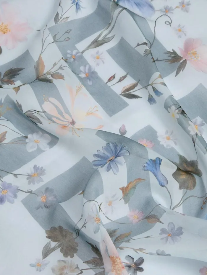 Givenchy Shawl In Silk And Cotton Jacquard With 4G Flowers Print Frost Women Scarves Givenchy Shawl In Silk And Cotton Jacquard With 4G Flowers Print Frost Women Scarves