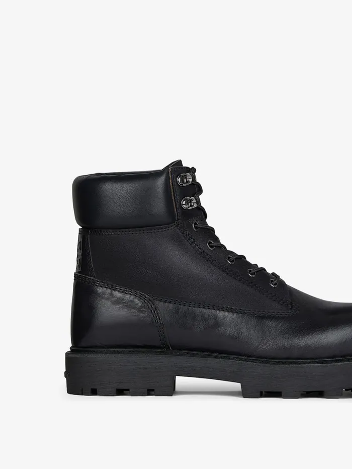 Givenchy Show Ankle Workboots In Shiny Leather Black Men Boots and Loafers Givenchy Show Ankle Workboots In Shiny Leather Black Men Boots and Loafers