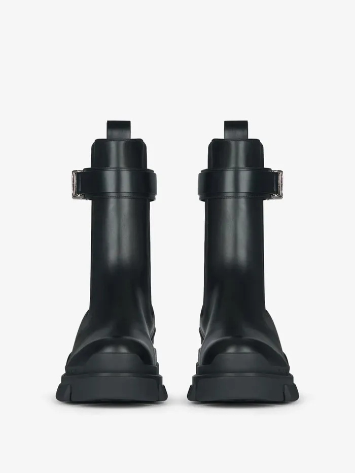 Givenchy Terra Chelsea Boots In Leather Black Men Boots and Loafers Givenchy Terra Chelsea Boots In Leather Black Men Boots and Loafers