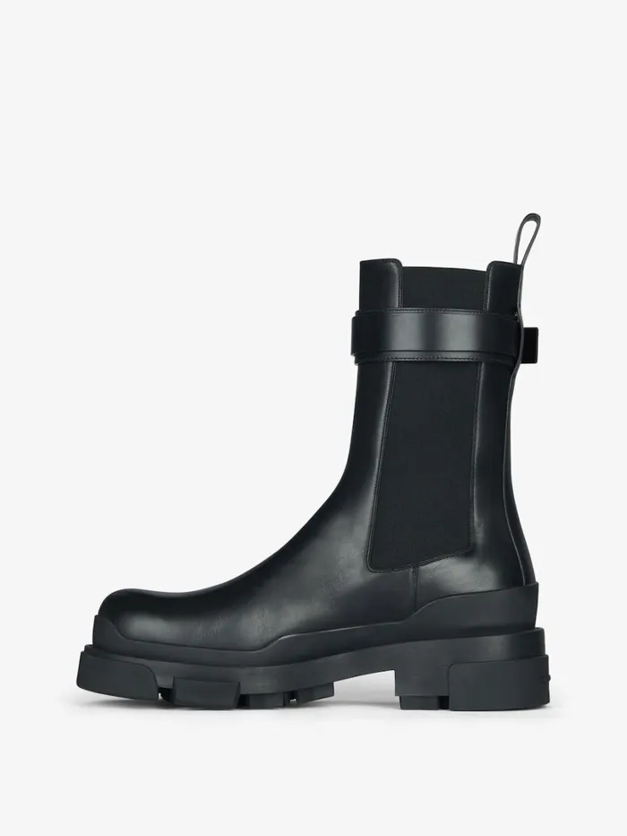 Givenchy Terra Chelsea Boots In Leather Black Men Boots and Loafers Givenchy Terra Chelsea Boots In Leather Black Men Boots and Loafers