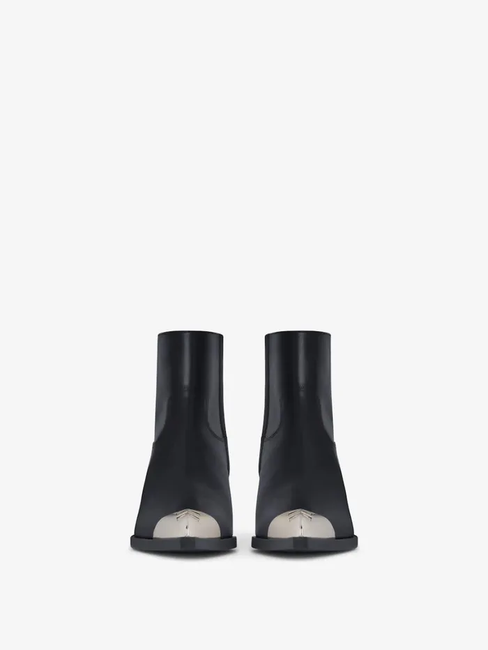 Givenchy Western Ankle Boots In Leather Black Women Boots and Booties Givenchy Western Ankle Boots In Leather Black Women Boots and Booties