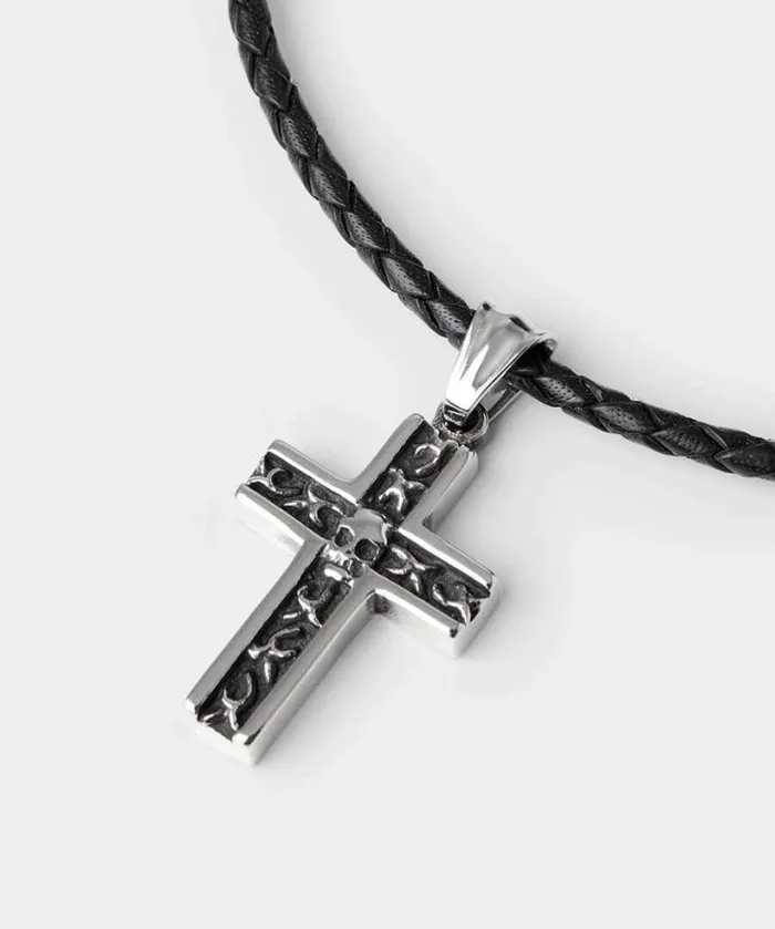 Joe Browns Accessories and Jewellery Men Stainless Steel Skull Necklace Silver Joe Browns Accessories and Jewellery Men Stainless Steel Skull Necklace Silver