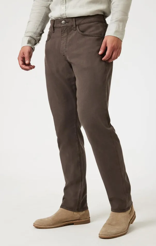 Marcus Slim Straight Leg In Oak Luxe Twill Men Mavi Jeans Pants