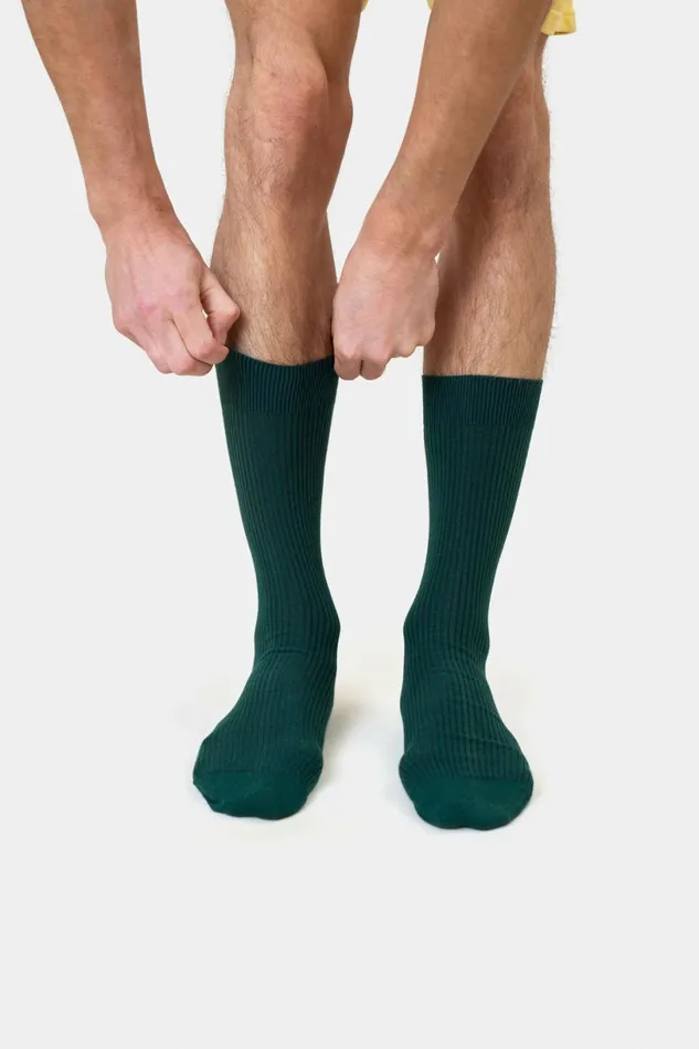 Men Socks and Colorful Standard Classic Organic Sock Deep Black