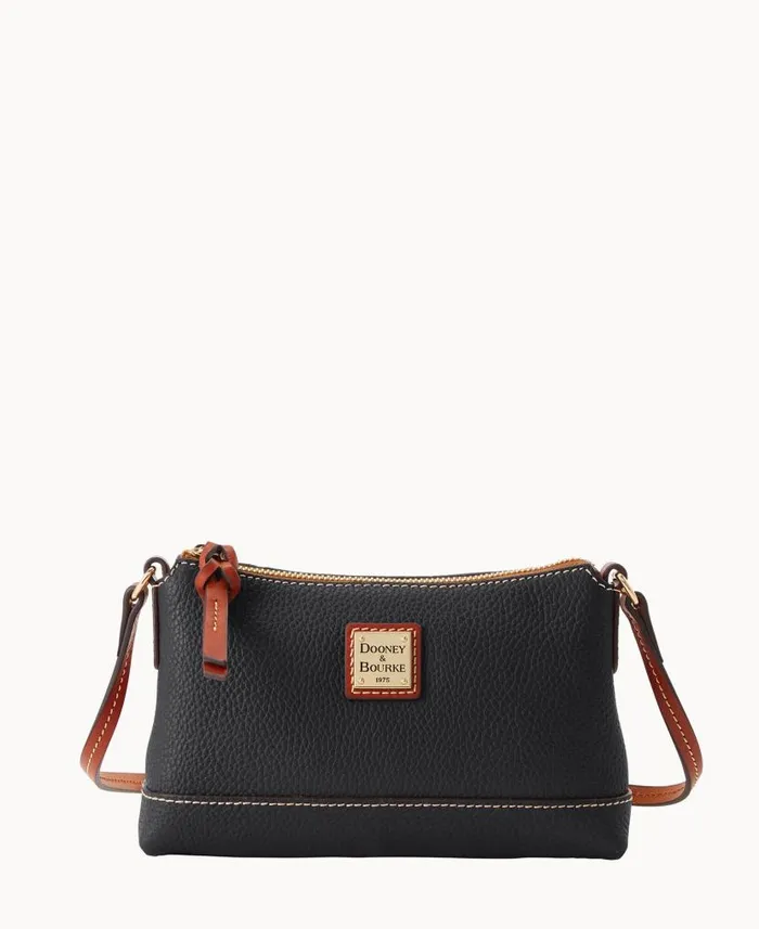 Pebble Grain Izzy Bag Black Woman Dooney and Bourke Shoulder Bags