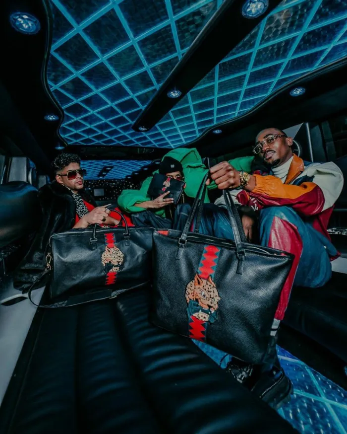 SPRAYGROUND ITALIA DIVISO CROSSOVER CLUTCH Bags SPRAYGROUND ITALIA DIVISO CROSSOVER CLUTCH Bags
