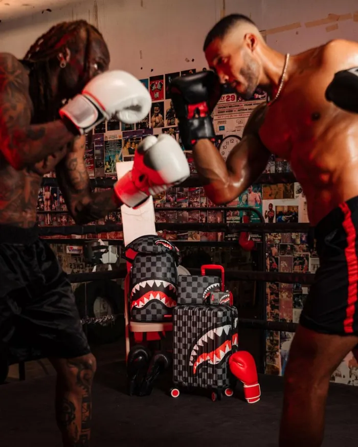 SPRAYGROUND VANQUISH II CROSSOVER CLUTCH Bags