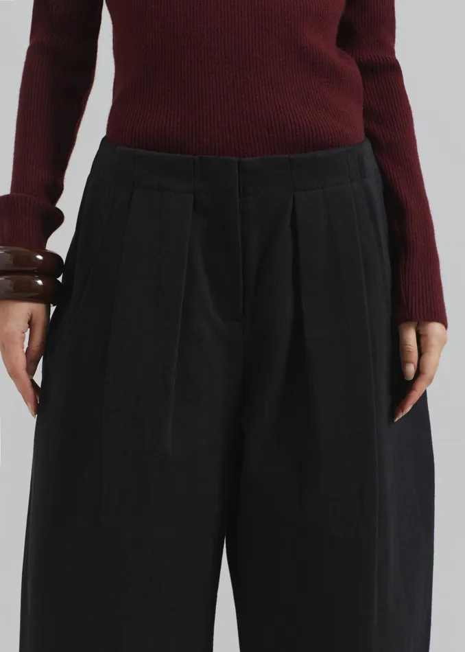 The Frankie Shop Bottoms Cedar Bermuda Shorts 8211 Black 8211 Women