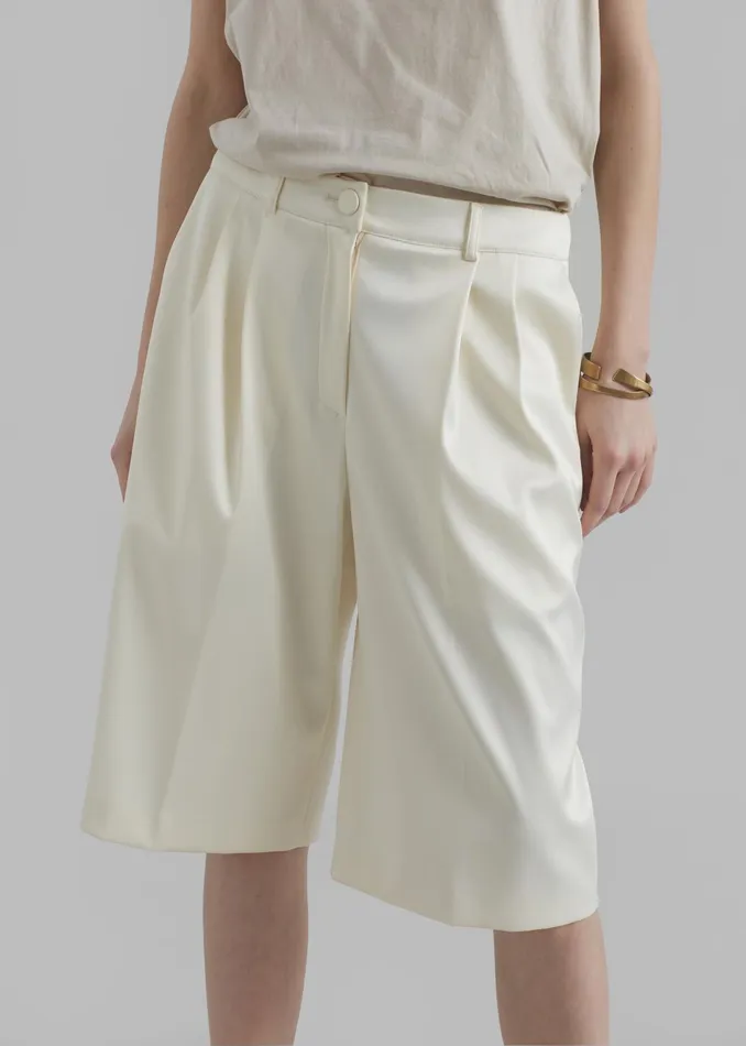The Frankie Shop Bottoms Vienna Satin Bermuda Shorts 8211 Cream 8211 Women