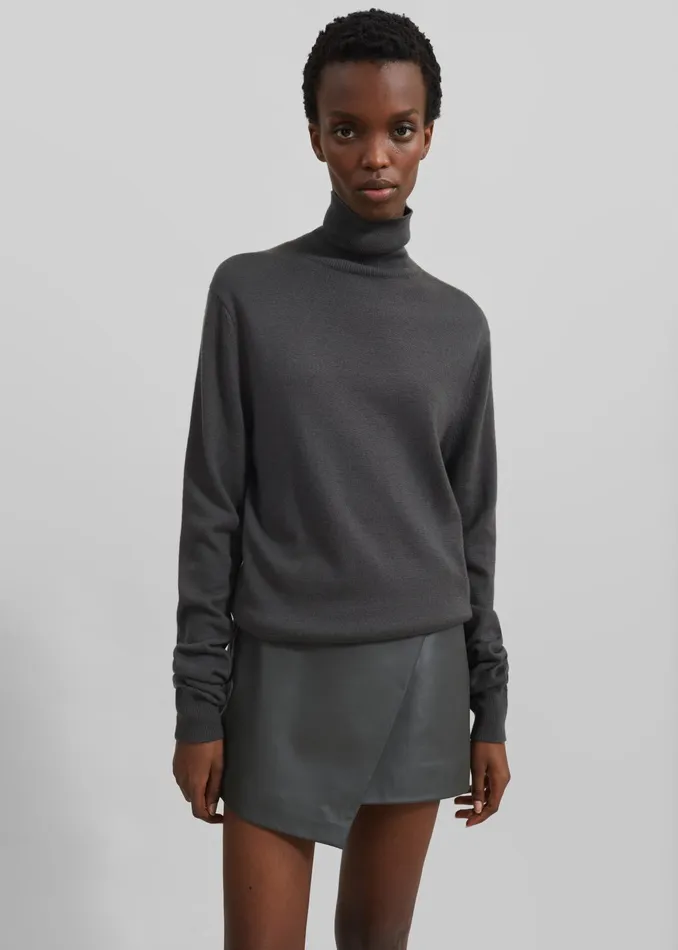 The Frankie Shop Knitwear Eve Thin Turtleneck Sweater 8211 Light Khaki 8211 Women