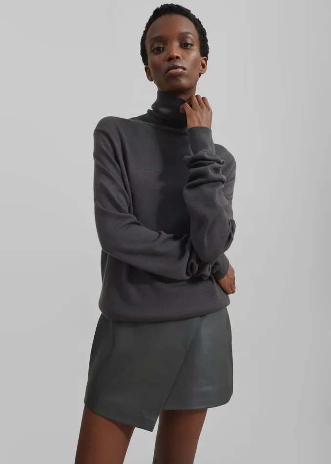The Frankie Shop Knitwear Eve Thin Turtleneck Sweater 8211 Light Khaki 8211 Women