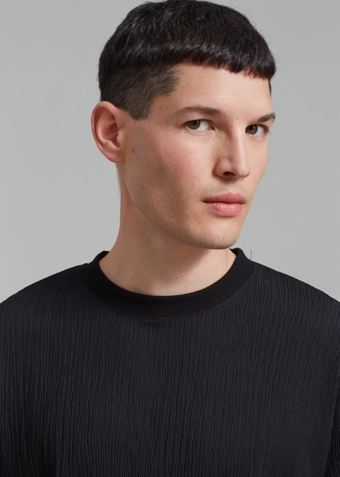 The Frankie Shop Tops Eliott Crinkle Tee 8211 Black 8211 Men