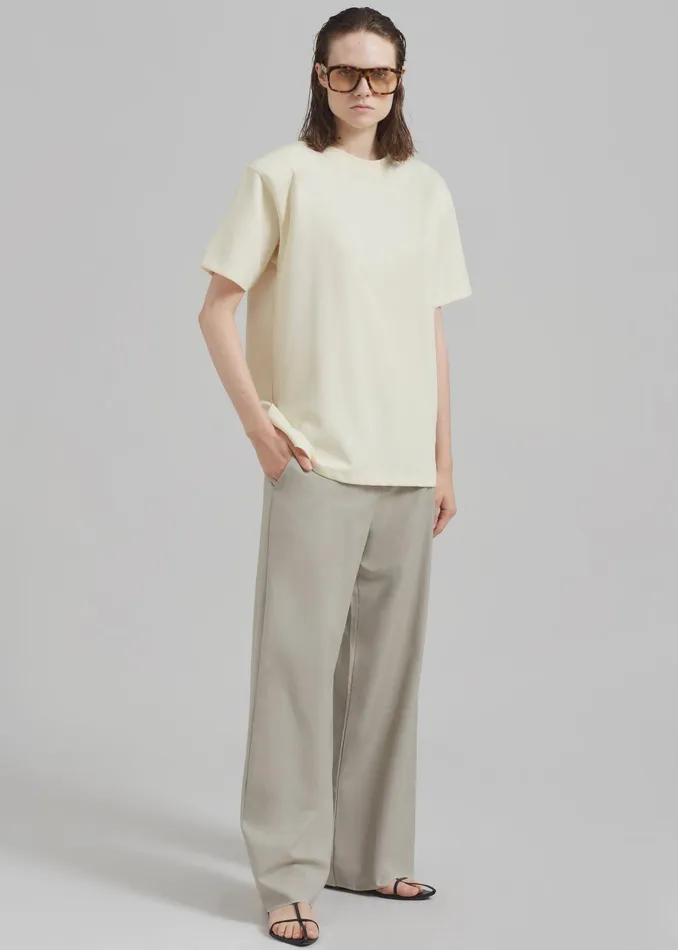 The Frankie Shop Tops Rowen Padded Shoulder Tee 8211 Cream 8211 Women