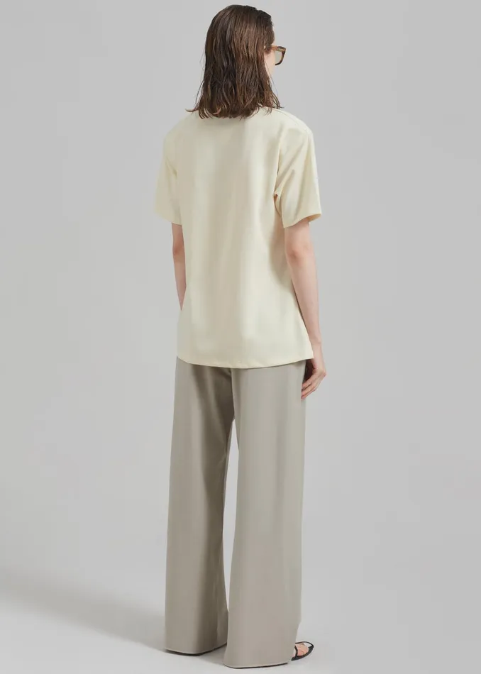 The Frankie Shop Tops Rowen Padded Shoulder Tee 8211 Cream 8211 Women