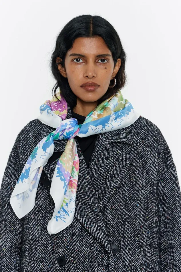 White Mixed Acrylic Floral Scarf Off White Women Bimba Y Lola Scarves White Mixed Acrylic Floral Scarf Off White Women Bimba Y Lola Scarves