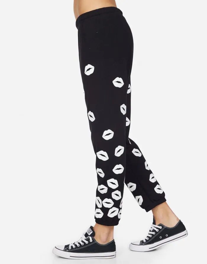 Women039s Alana White Foil Scattered Lips Black Lauren Moshi Crop Sweatpants