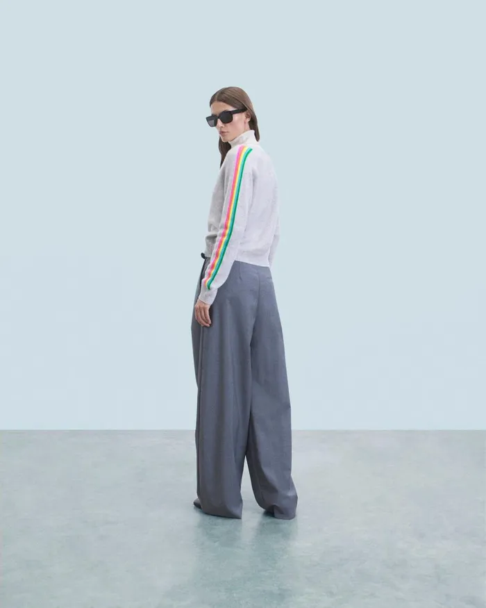 Women Cashmere Sweaters From Future VNeck Sweater With Multico Sleeves Light Heather Gray