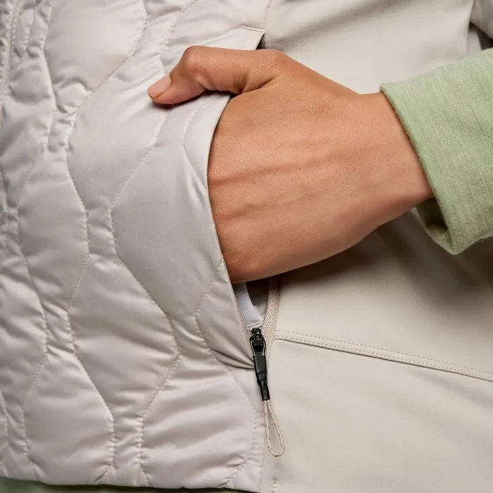 Women Hurricane Insulated Vest Dove Saucony Jackets